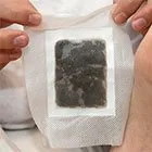 Osserva i cerotti. Il loro colore cambierà a seconda del livello di tossine assorbito.